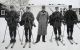 Henrik Natvig Brun (1897-1990) - Kaptein Henrik Brun mellom soldater på millitær vinterskole på Elverum i 1930-årene